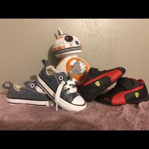 2 pairs of baby shoes in a good condition.